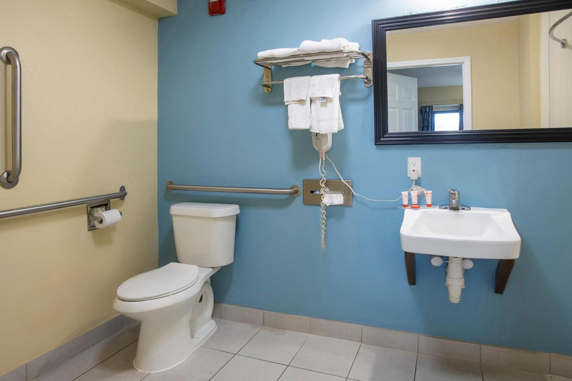Oyo Hotel Knoxville Tn Cedar Bluff I-40 Екстериор снимка
