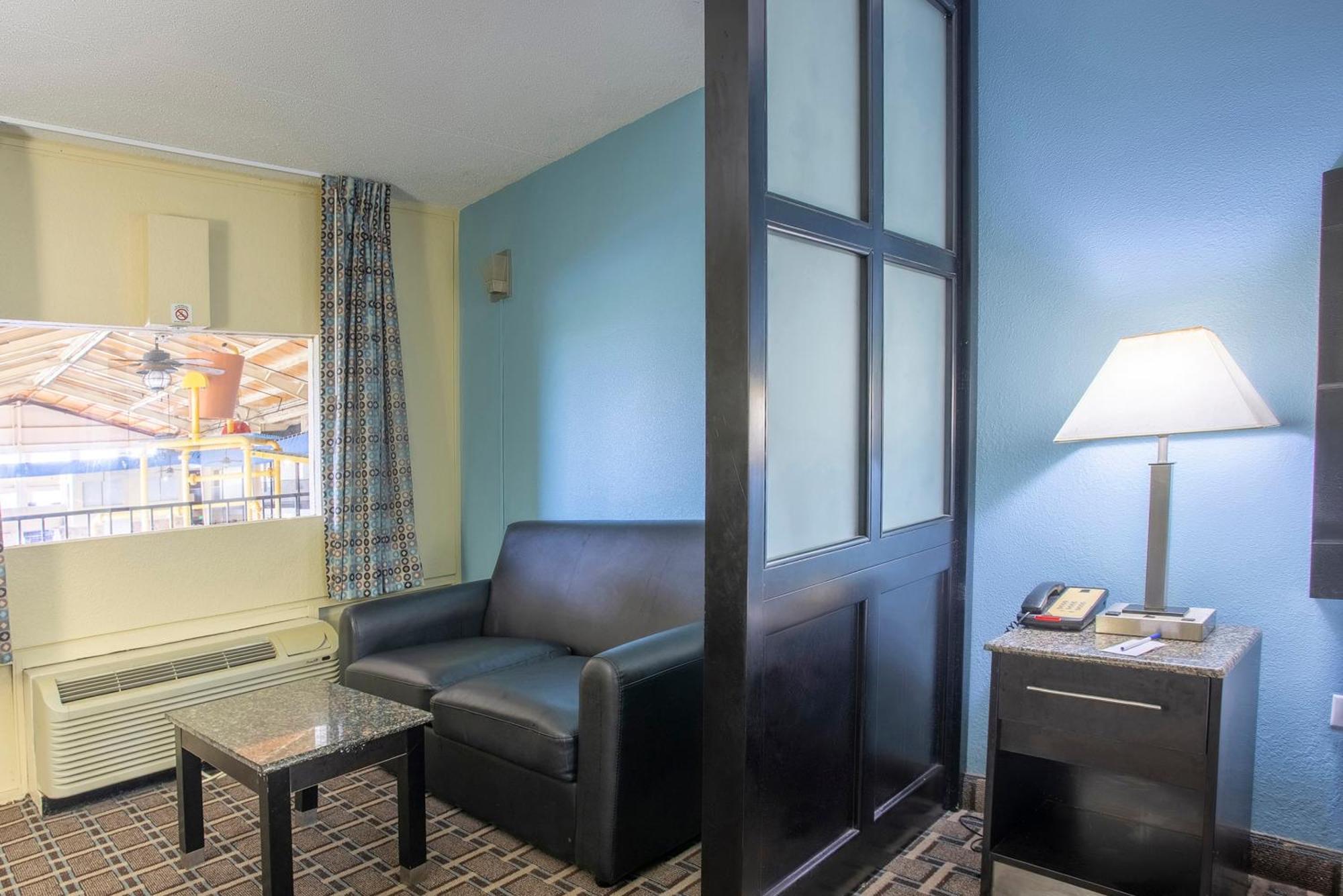 Oyo Hotel Knoxville Tn Cedar Bluff I-40 Екстериор снимка