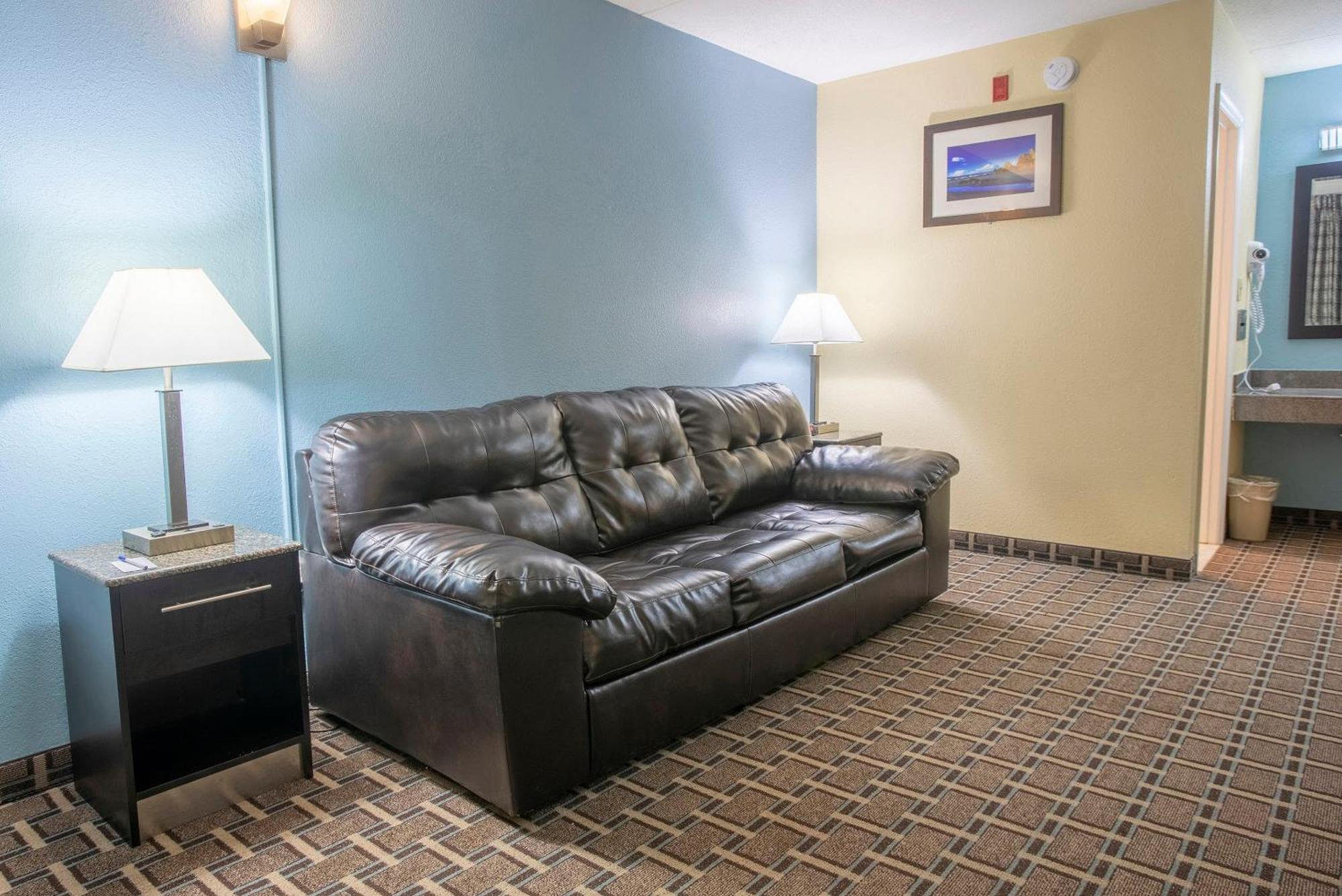 Oyo Hotel Knoxville Tn Cedar Bluff I-40 Екстериор снимка